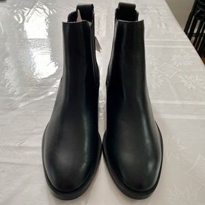 New Black Zara leather boot size 39 in time for Fall and Winter